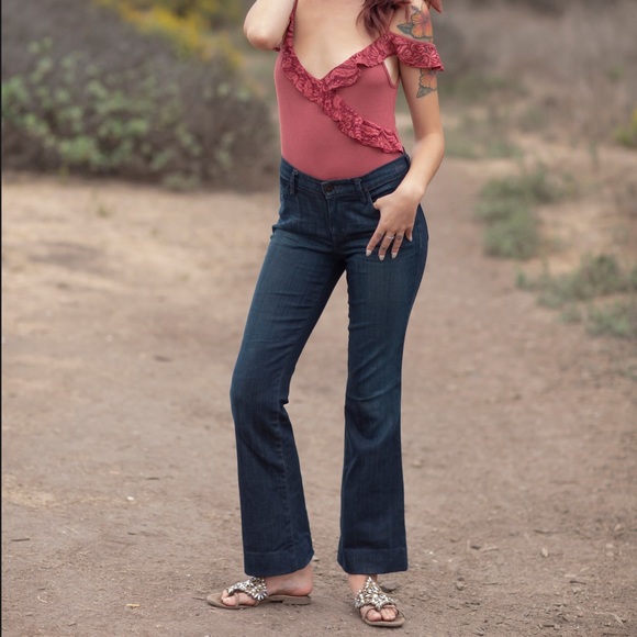 Goldsign Elan Flare Jean - Picture 4 of 9